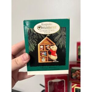 Hallmark Keepsake Ornament Collectors Club 1995‎ Collectible Bear Shelf